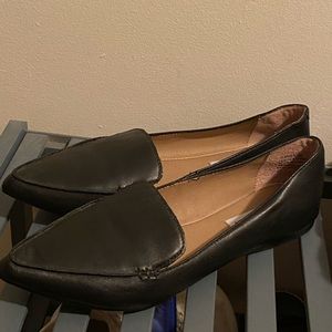 8 Steve Madden pointy toed black flats 💙